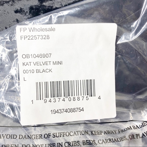 Free people Kay velvet mini in black - Picture 9 of 9